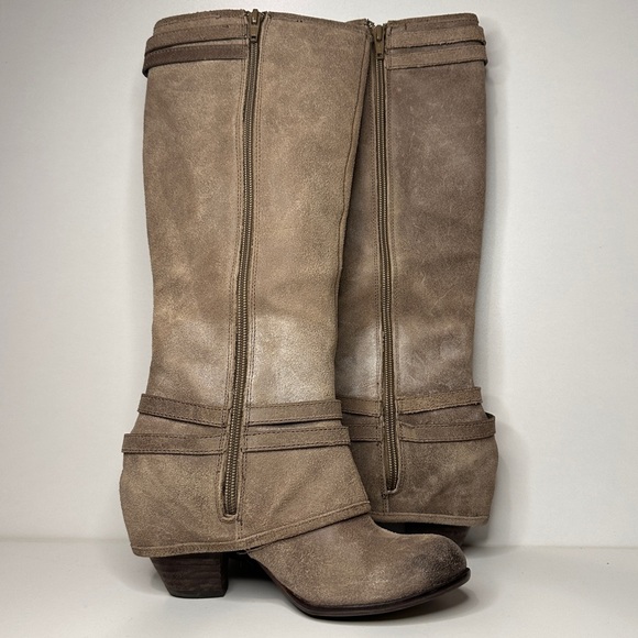 Fergie Latitude Leather Boots in Tan Castoro. - Picture 3 of 5